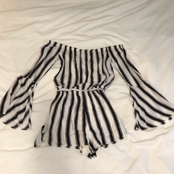 Urban Outfitters romper - Picture 3 of 5